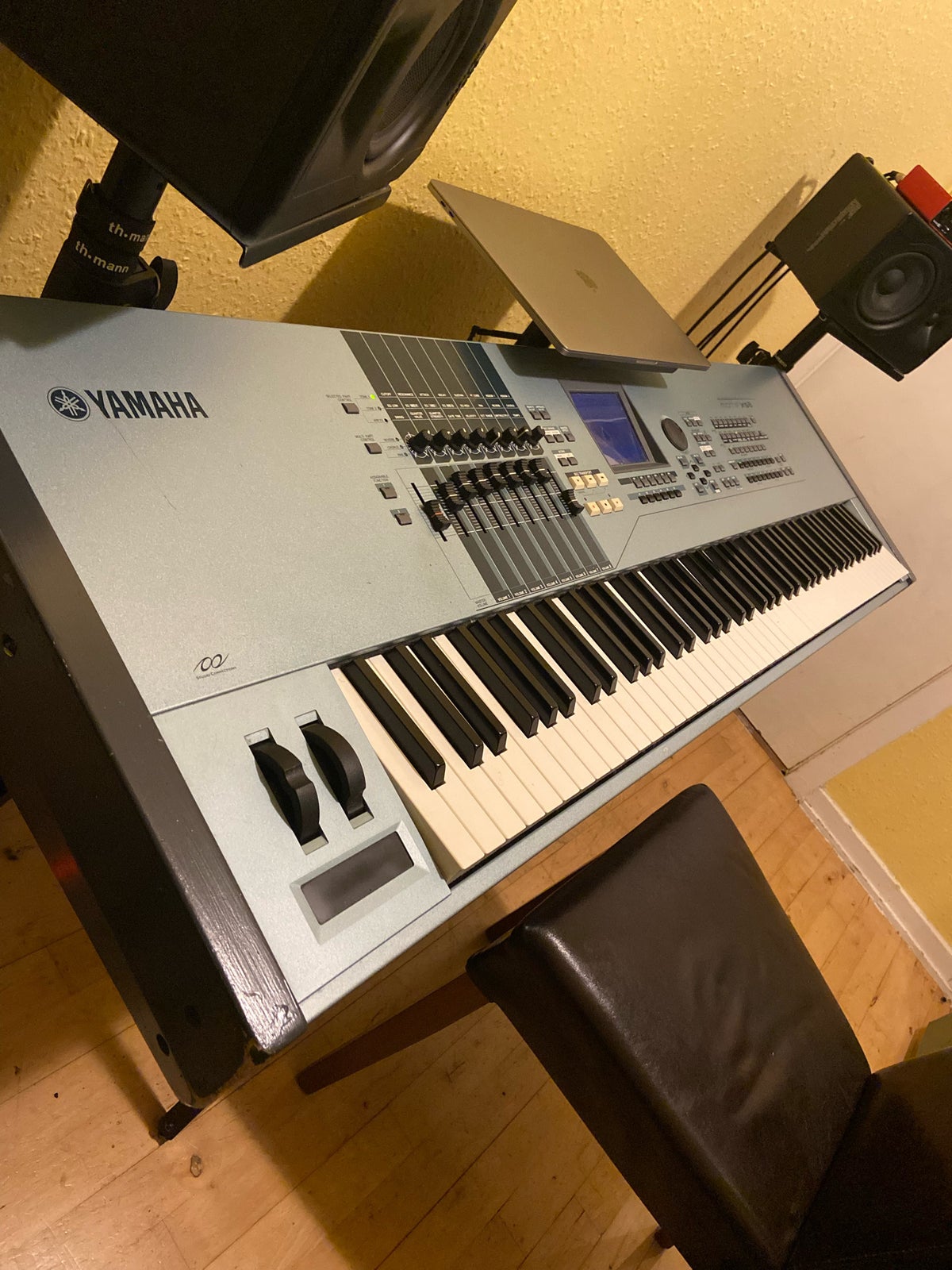 Workstation, Yamaha Motif XS8