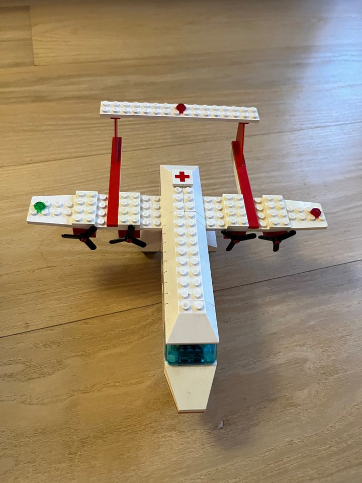 Lego Model Team, Lego Model Team, 6356 Ambulancefly