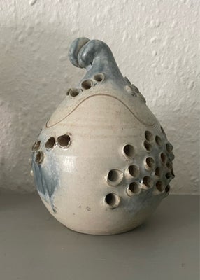 Keramik, Lågkrukke, Gunni Nordstrøm krukke med låg og huller.
(Gunni Nordstrøm er født den 13. oktob