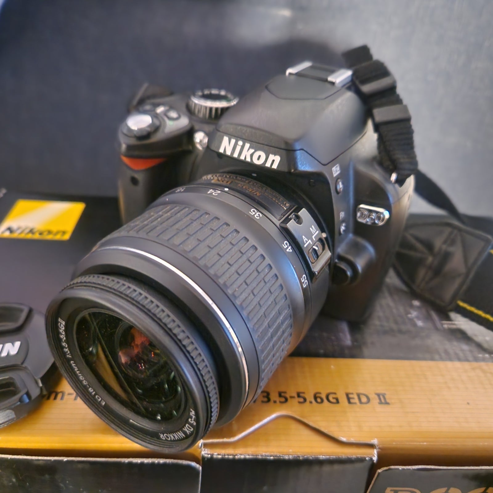 Nikon D60, spejlrefleks, (18-55) x optisk zoom