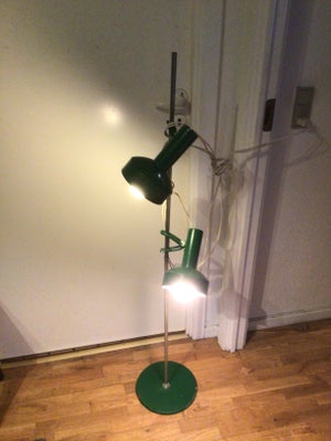Gulvlampe , Retro, Grøn gulvlampe. Retro. Virker som den skal. 
Højde:126 cm. 
Afhentes i Søborg. Se