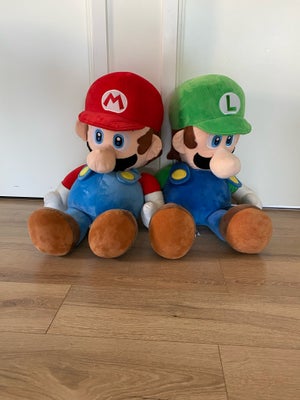 Luigi og Mario bamser, Mario og Luigi, 2 stk bamser, måler 90 cm i højden 