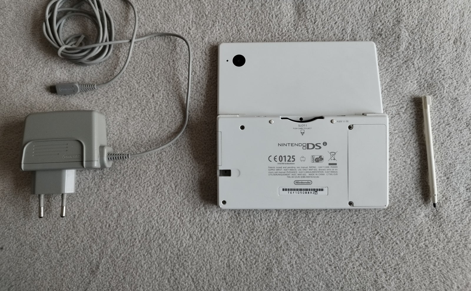 Nintendo DSI, Nintendo DSi Konsol (inkl. Oplader + Stylus