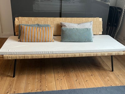 Daybed, IKEA x Ilse Crawford, Ikea limited edition x Ilse Crawford. 

Jeg sælger den populære Sinner