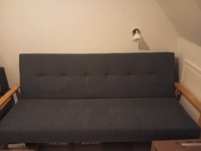 Sovesofa, b: 120 l: 180, Jeg har den her fine sovesofa til salg som står som var den ny.
Den er kun 