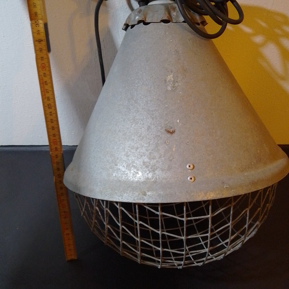 Anden loftslampe, Asbro