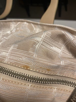 Shopper, Chanel, nylon, Flot taske, fremstår fin men med en lille plet som kan ses på billedet. Fler