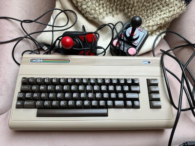Commodore 64 full sizw, spillekonsol, Perfekt, Ikke rigtig Commodore 64, men remake med indbyggede s
