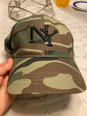 Cap, New Era street Wear,  Army,  Næsten som ny, Flot som ny cap fra New Era army 
Fast pris 