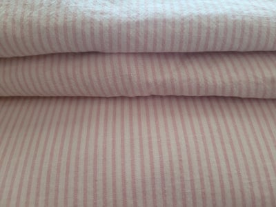 Sengetøj, Ikea, Sengetøj fra ikea lyserød med striber. Købt for stor til min dyne,  nyvasket.
Mål dy