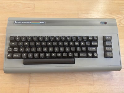 Commodore 64 brødkasse model, spillekonsol, Rigtig pæn Commodore 64 sælges. 
Bundkortet er som nyt??