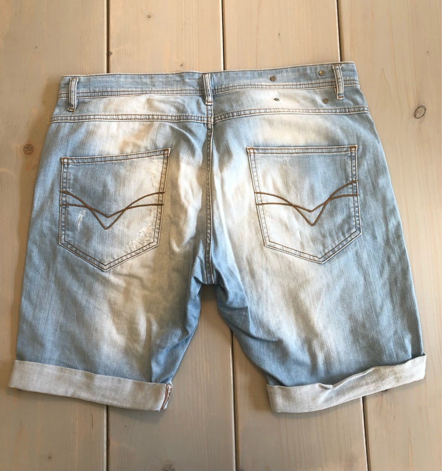 Shorts, Gabba, str. 36