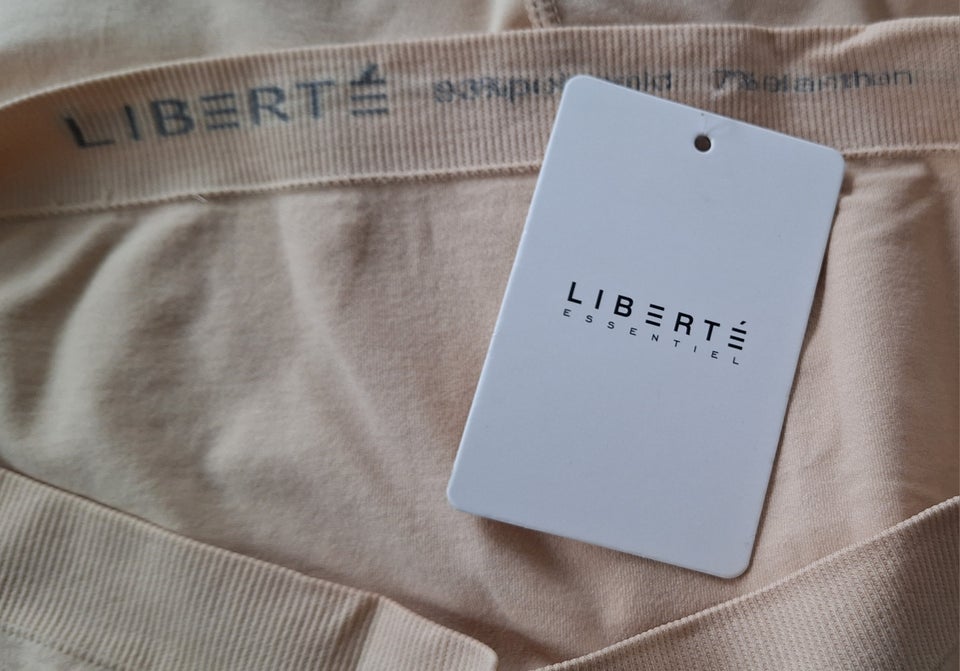 Shorts, Liberté, str. 46