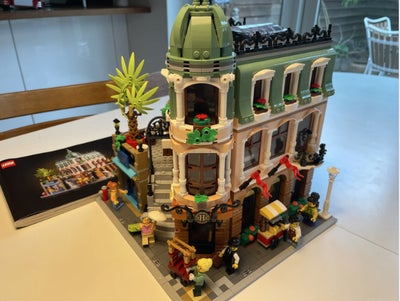 Lego Creator, 10297, Boutique Hotel eller Hyggeligt hotel Lego modular bygning fra 2022. Komplet sæt