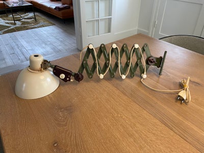 Væglampe, Gammel tysk sakselampe fra 1960'erne, Gammel tysk sakselampe med beslag til montering på v