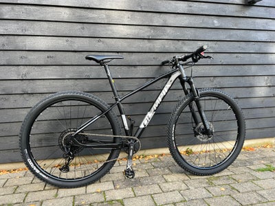 Olympia Mountainbike, hardtail, STR L tommer, 12 gear stelnr. WOLY 01944 T, NY PRIS
Olympia Drake Mo