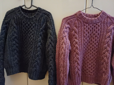 Sweater, Håndstrik, str. 38, En er Koksgrå,en er meleret fuchsia/lilla, Højlandsuld, norsk uld, Næst