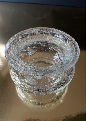 Glas, Håndblæst norsk glasskål, Randsfjordglass, Mundblæst dekorativ retro glasskål med luftbobler. 