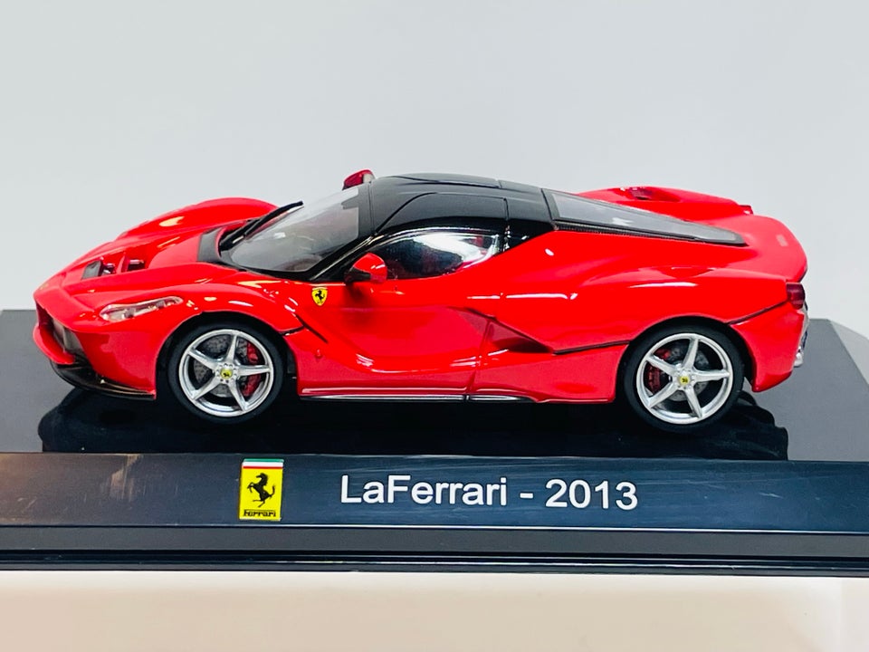 Modelbil, Ixo 2013 LA Ferrari, skala 1:43