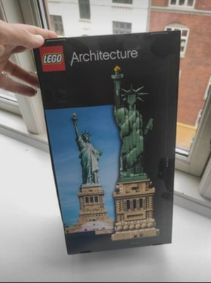 Lego Architecture, 21042 Statue of Liberty, LEGO Architecture 21042 Statue of Liberty it was a gift 