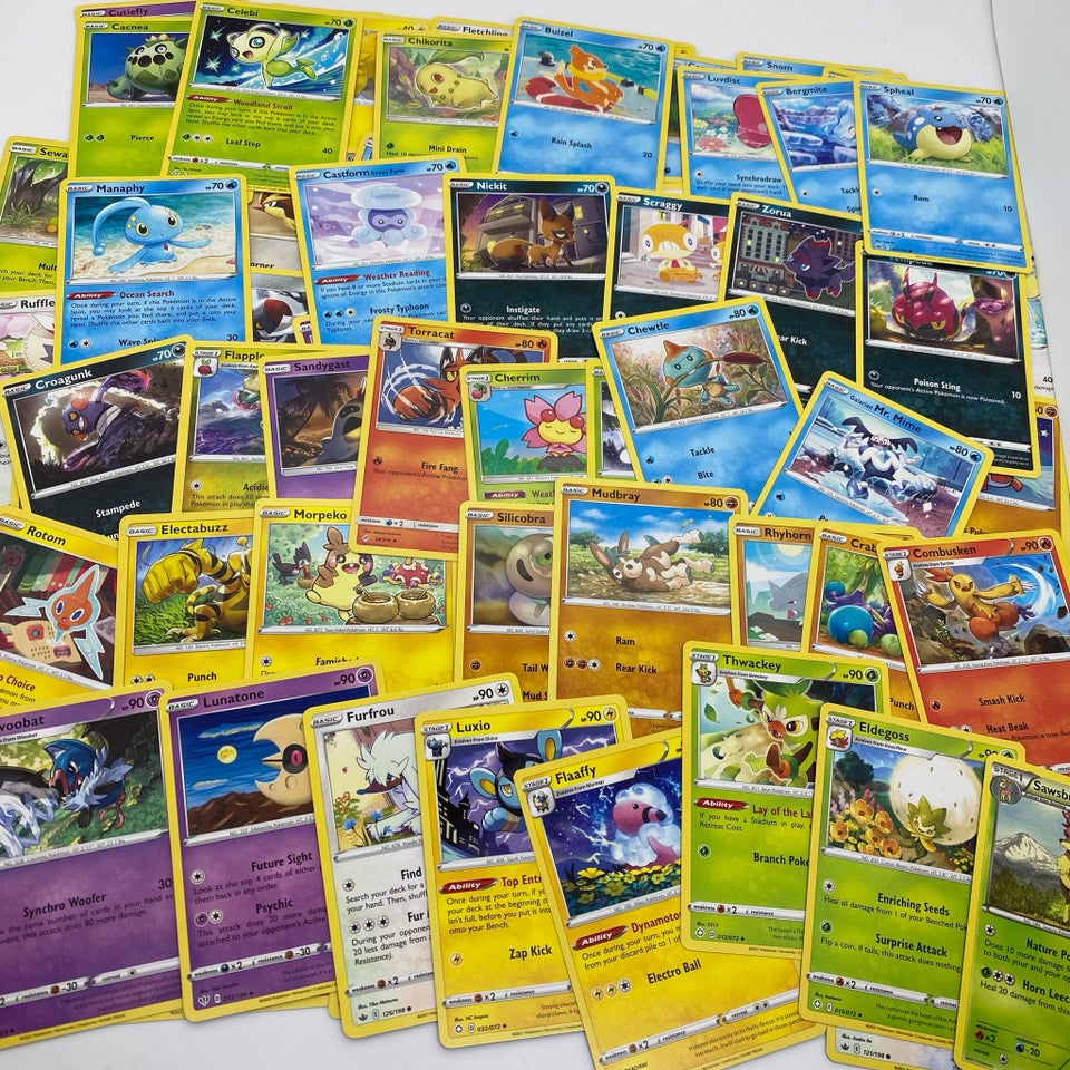 Samlekort, Mange helt forskellige pokemonkort i kasse ,