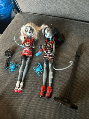 Andet, Dukker, Mattel Monster High Zombie Shake Meowlody and Purrsephone Doll
Desværre mangler en af