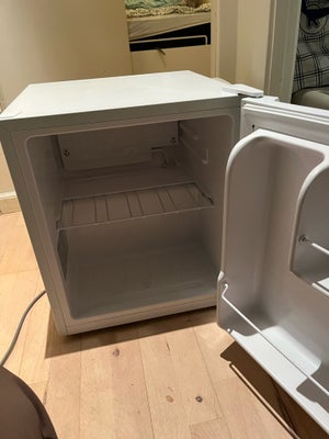 Mini Cooler, RESERVERET

Hejsa jeg sælger mit skønne minikøleskab, da jeg er flyttet hjemmefra og de