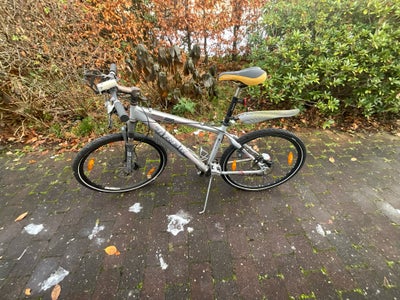 Trek, hardtail, 17,5 tommer, 27 gear, Fin cykel med hydrauliske bremser. Skal efterses.