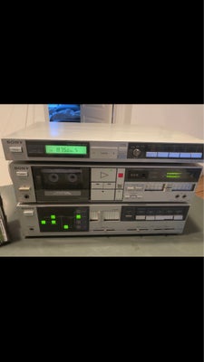 Stereoanlæg , Sony, God, Et ældre retro stereoanlæg fra Sony i god stand
Forstærker, radio og båndsp