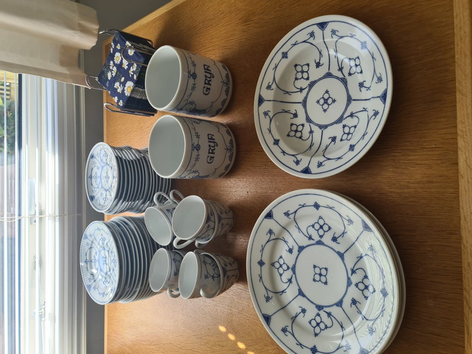 Porcelæn, Tallerkner, kaffekop og opbevaringsbøtter – og Salg af Nyt og Brugt