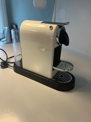 Kaffemaskine , Nespresso, To år gammel maskine. Fungerer fint, bruger den ikke, så derfor sælger jeg