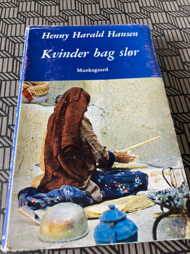 Kvinder bag slør, Henny Harald Hansen, genre: anden