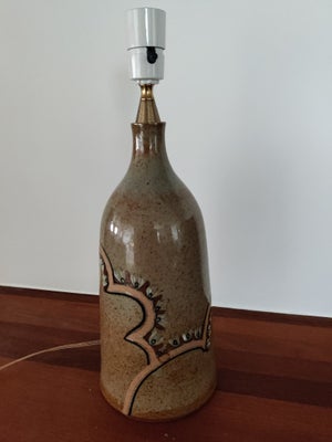 Anden bordlampe, Eslau Keramik, Smuk Karen Wendelbo keramik lampe fremstillet hos Eslau Keramik i 19