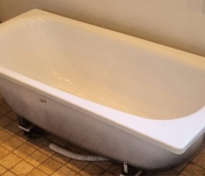 Badekar, Ifö, Ifø badekar på 150 cm. I ok stand, der følger sidepanel og frontpanel med (er ikke bru