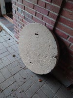 Anden VVS, Brønddæksel i beton