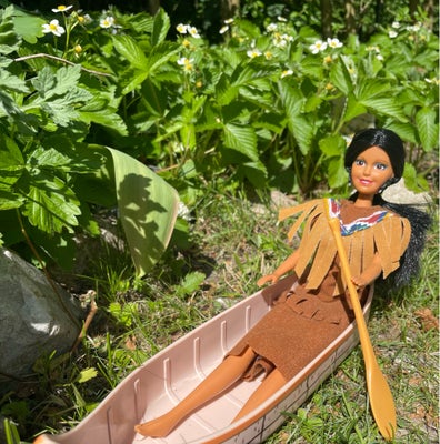 Barbie, Indianer dukker telt og kano, Indianer familie kvinde og 2 piger telt og kano rigtig god sta