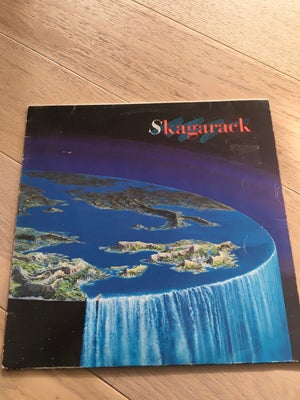 LP, Skagarack, Skagarack, Rock, Vinyl  :  Vg -
Cover:  Vg -
Dansk rock !!!
Overfladeridser.