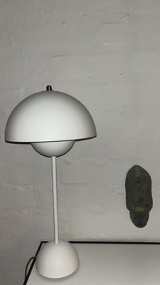 Arkitektlampe, Vp3 flowerpot, Fremstår som ny! Fineste VERNER PANTON LAMPE i mat hvid 

50 h 