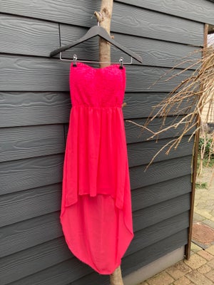 Festkjole, -, str. One size,  Pink,  Næsten som ny, Sød sommer-/festkjole, i en frisk pink farve.
Kj