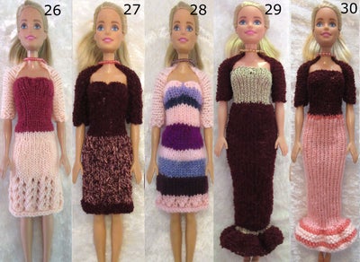 Dukketøj, Barbie tøj, Barbietøj, NYT!, Hjemmestrikket/hæklet barbietøj. Alt tøjet er lige til at træ