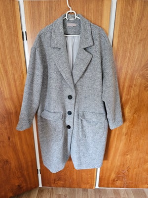 Uldfrakke, str. 54, H&M,  Grå,  Næsten som ny, Super lækker gråmeleret uld frakke, så skøn at have p