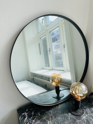 Vægspejl, b: 70 h: 70, Vægspejl, b: 70 h: 70, Lækkert jern spejl med sort ramme - 70cm i diameter.