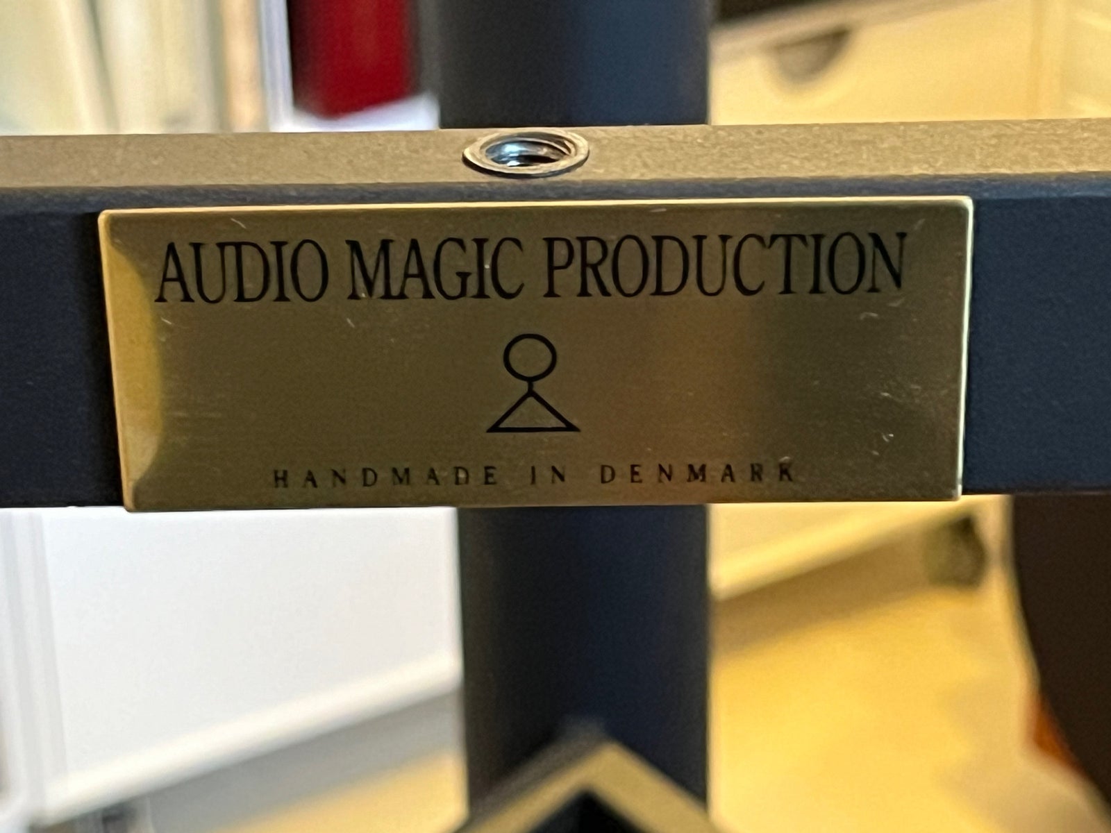 Hi-Fi rack, Audio Magic Production, God