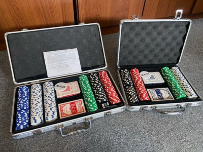 2stk Pokersæt i kuffert, Pokersæt , kortspil, Sælger 2stk Pokersæt/pokerspil i kufferter. Ikke brugt