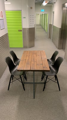 Spisebord, Træ, b: 71 l: 130, Flot spisebord, med 4 sorte stole
Sælges samlet
Pris: 1.499 DKK. 
God 
