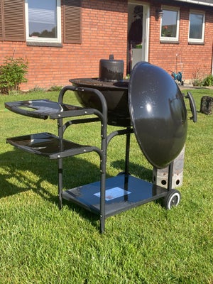 Kuglegrill, ???, Fin og brugbar kuglegrill sælges. Måske til sommerhuset eller campingpladsen !!!!!!