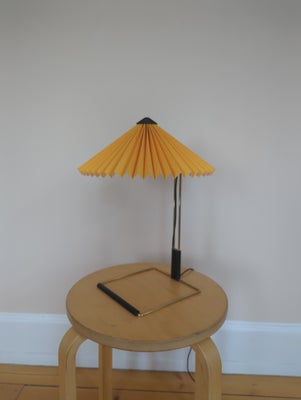 Lampe, HAY, Orange Matin bordlampe fra HAY. Kan dæmpes i 3 trin. 
Enkelte brugsmærker. Virker som de