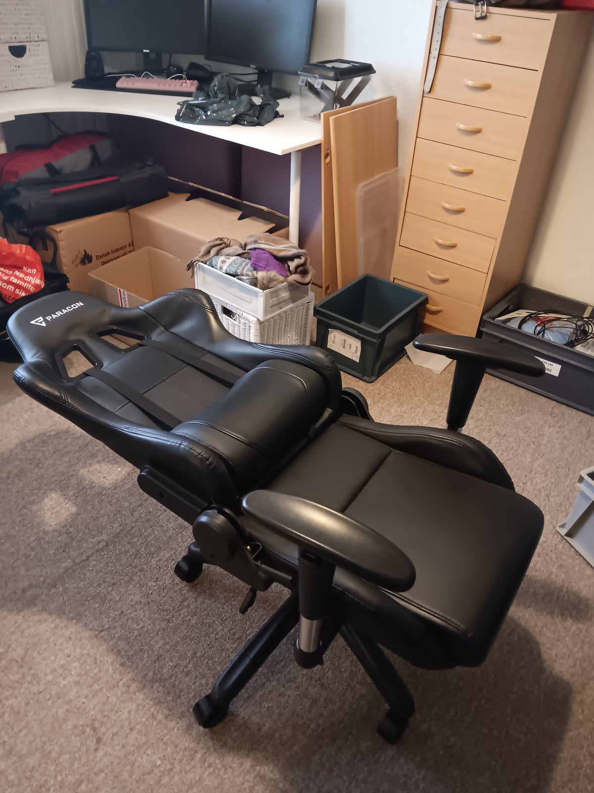 Paracon Gaming chair