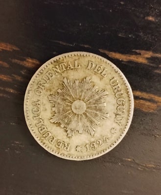 Amerika, mønter, 1924, Uruguay mønter
10 centemo fra 1924

100 år gammel mønter.