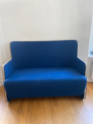 Sofa, uld, 2 pers., Pæn stand dog med enkelte slidmærker (billeder)
Mål (LxBxH) 120x67x87 cm